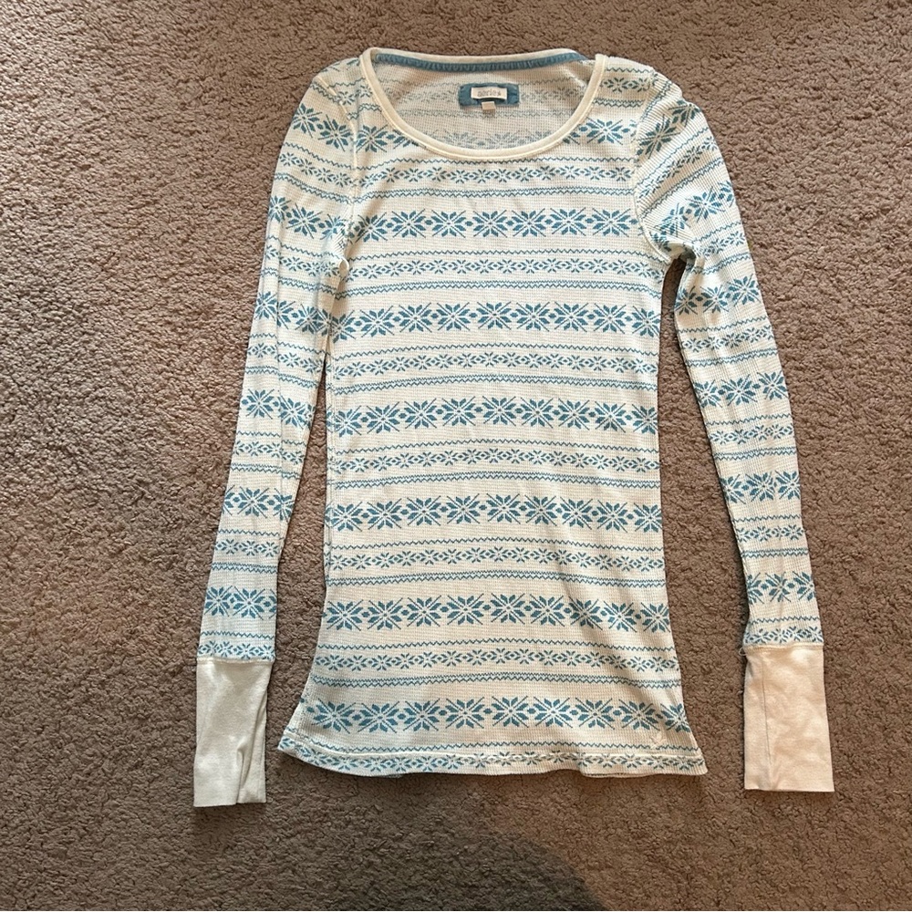 Aerie Cream and Blue Winter Patterned Thermal Waffle Knit Long Sleeve Tee Medium
